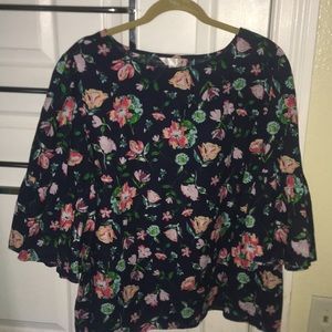 Floral top with flared sleeves